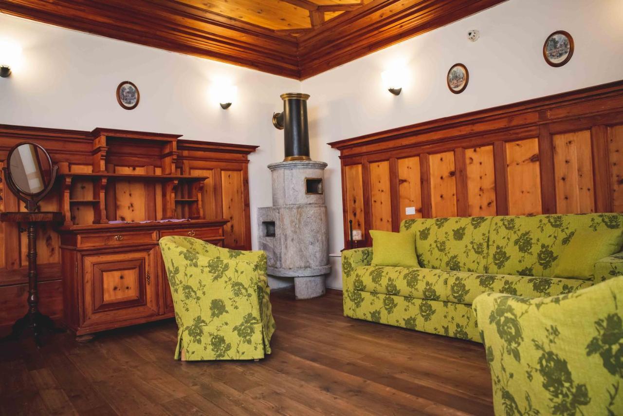 Hotel La Villa Della Regina Gressoney-la-Trinité Buitenkant foto