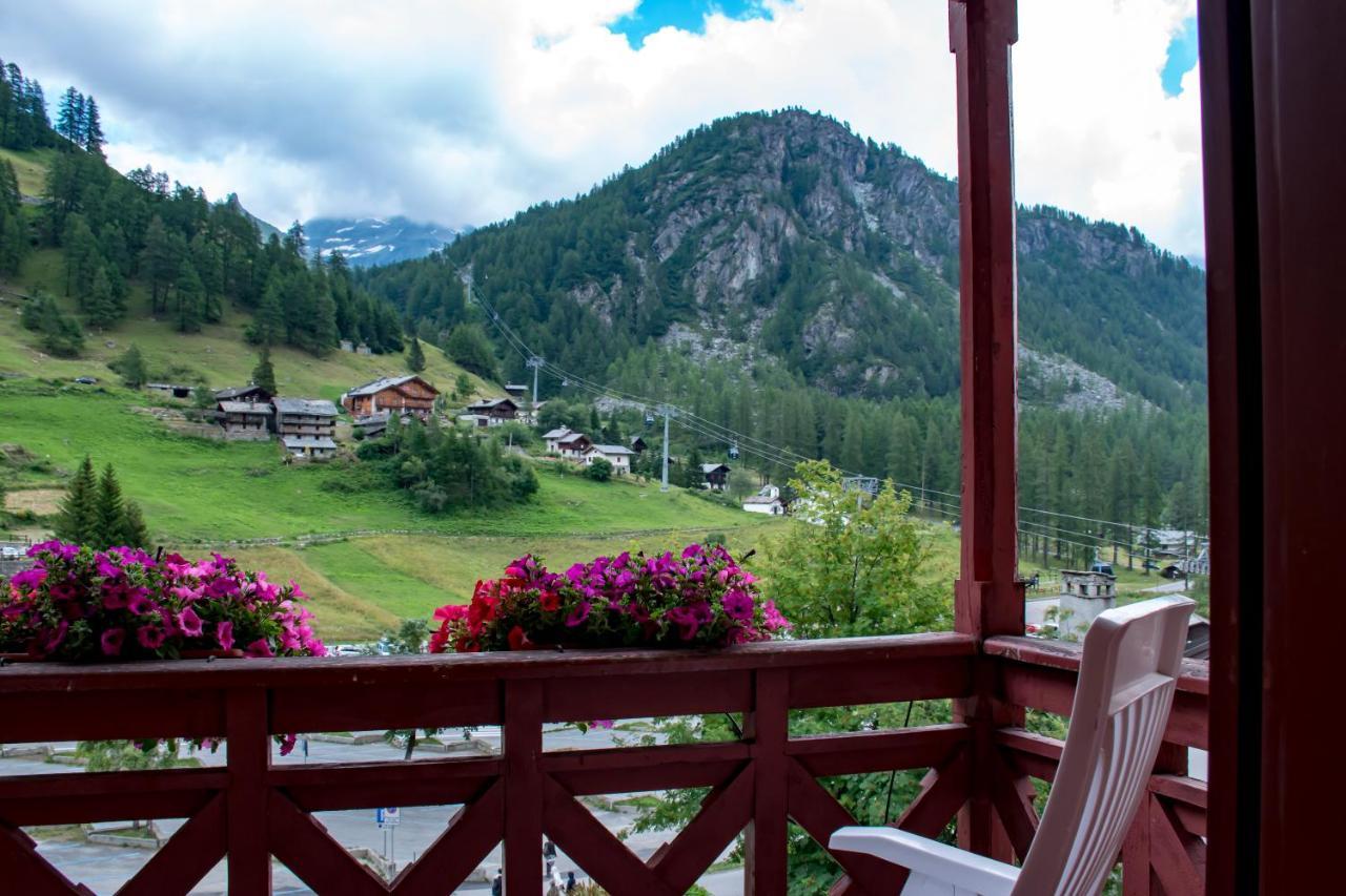Hotel La Villa Della Regina Gressoney-la-Trinité Buitenkant foto
