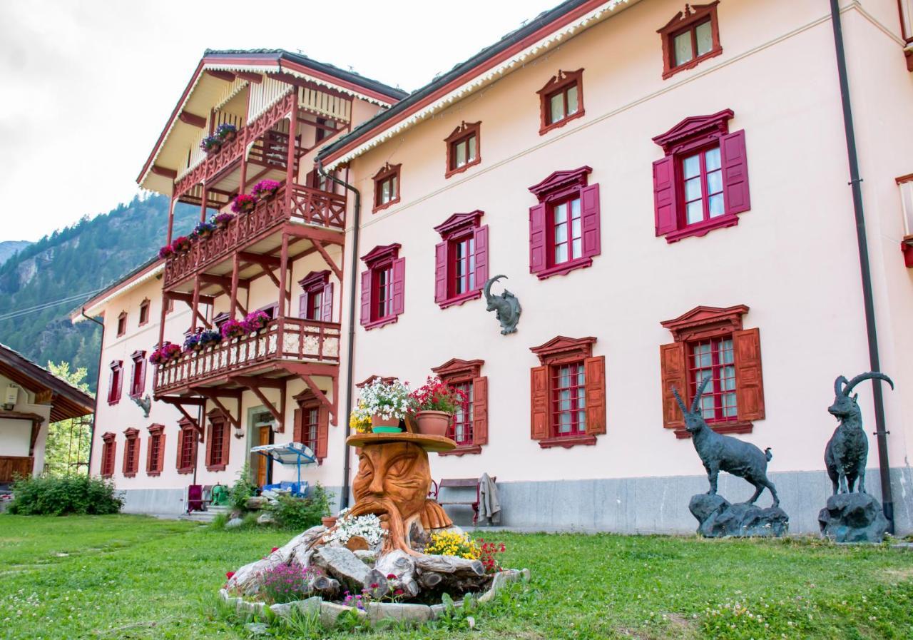 Hotel La Villa Della Regina Gressoney-la-Trinité Buitenkant foto